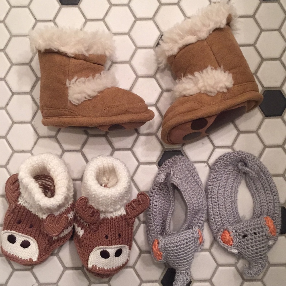 BABY BOOTIES - GAP - GYMBOREE - Newborn Ugg Style